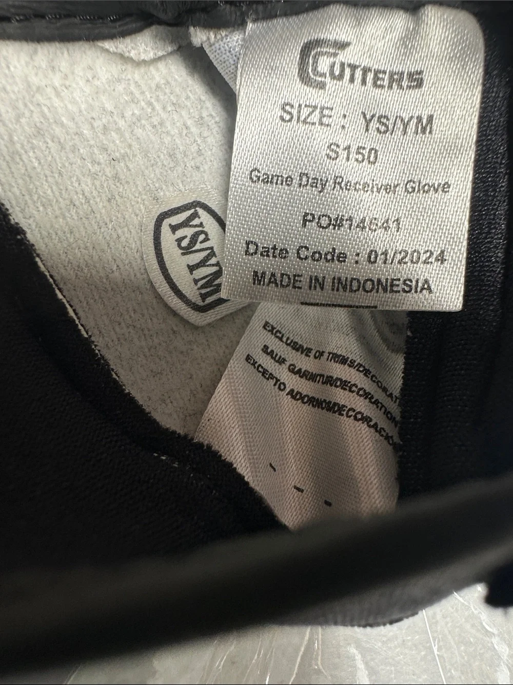 Cutters TOPO GAME DAY RECEIVER YOUTH GLOVE NWT